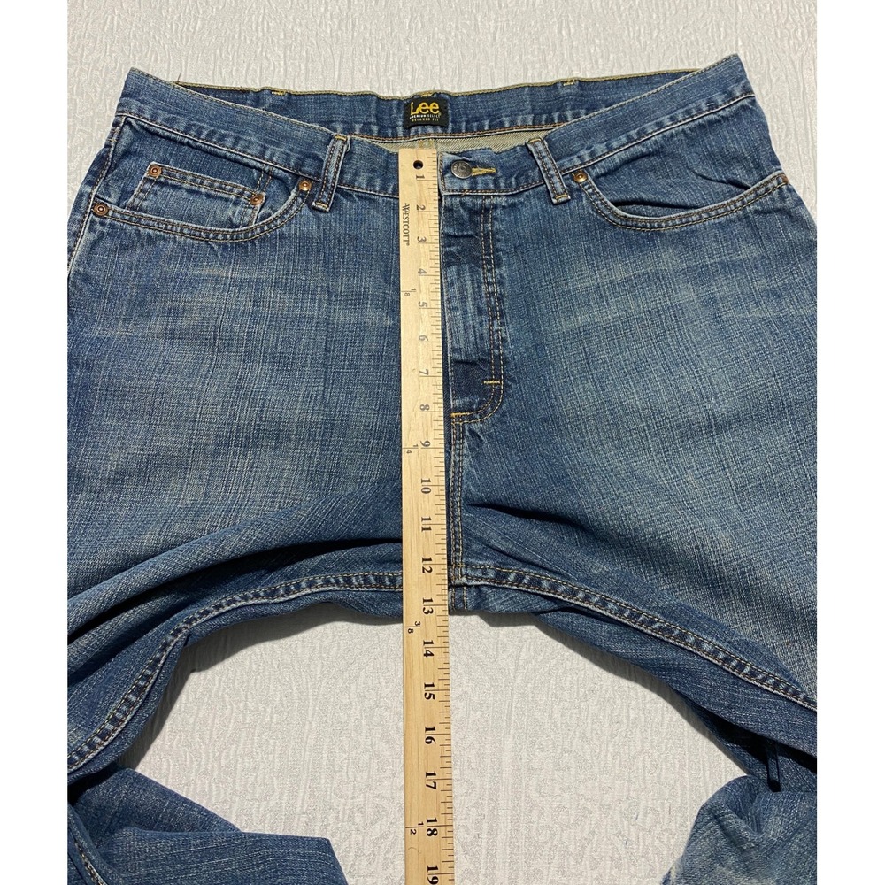 Lee Premium Select Relaxed Fit Jeans Mens 38x32 Medium Wash Blue Straight Leg - Picture 5 of 9